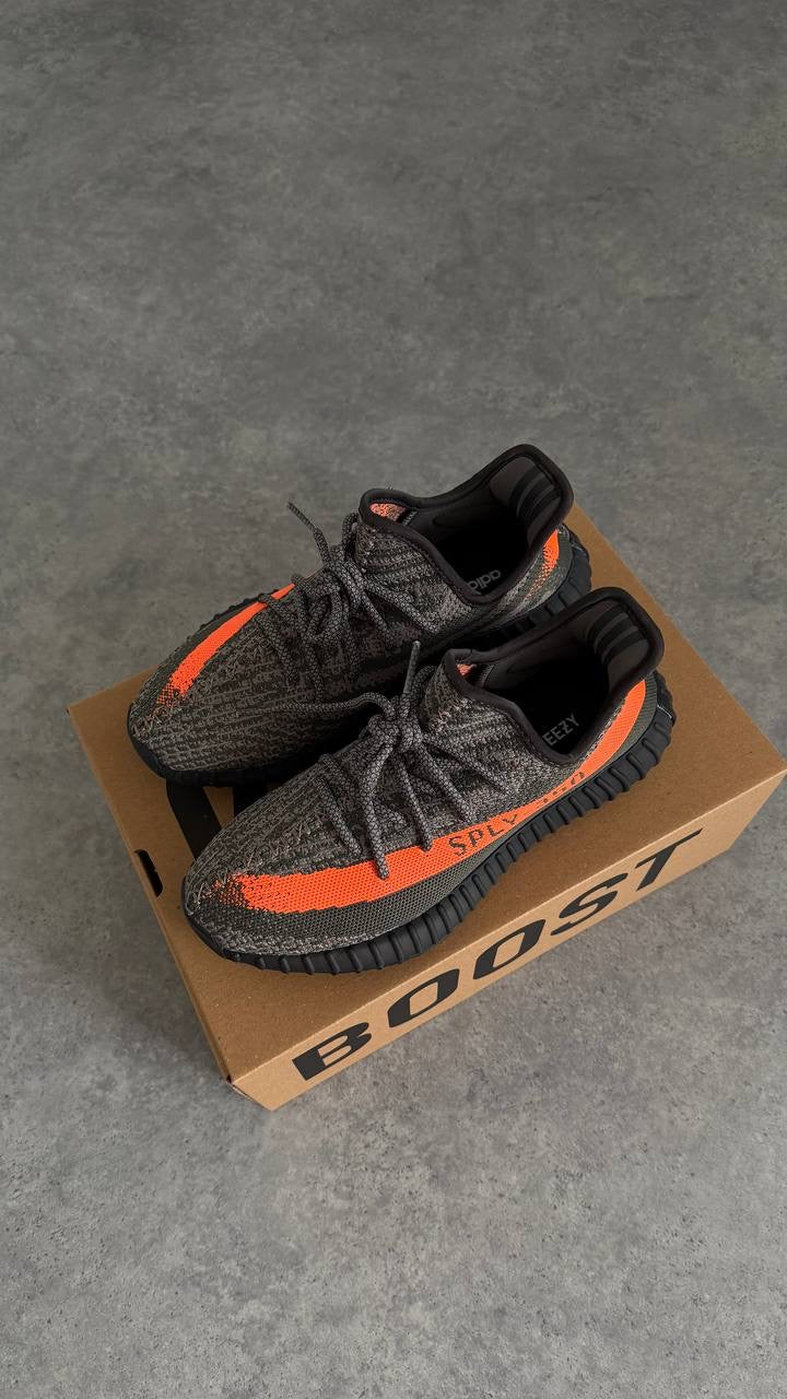 Yeezy Boost 350 V2 „Carbon Beluga“