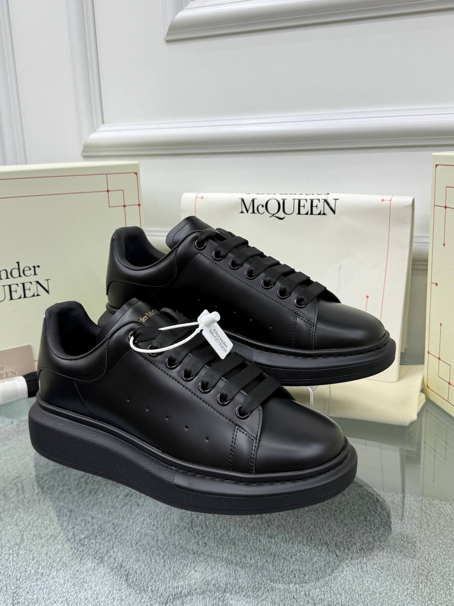 Alexander Mcqueen