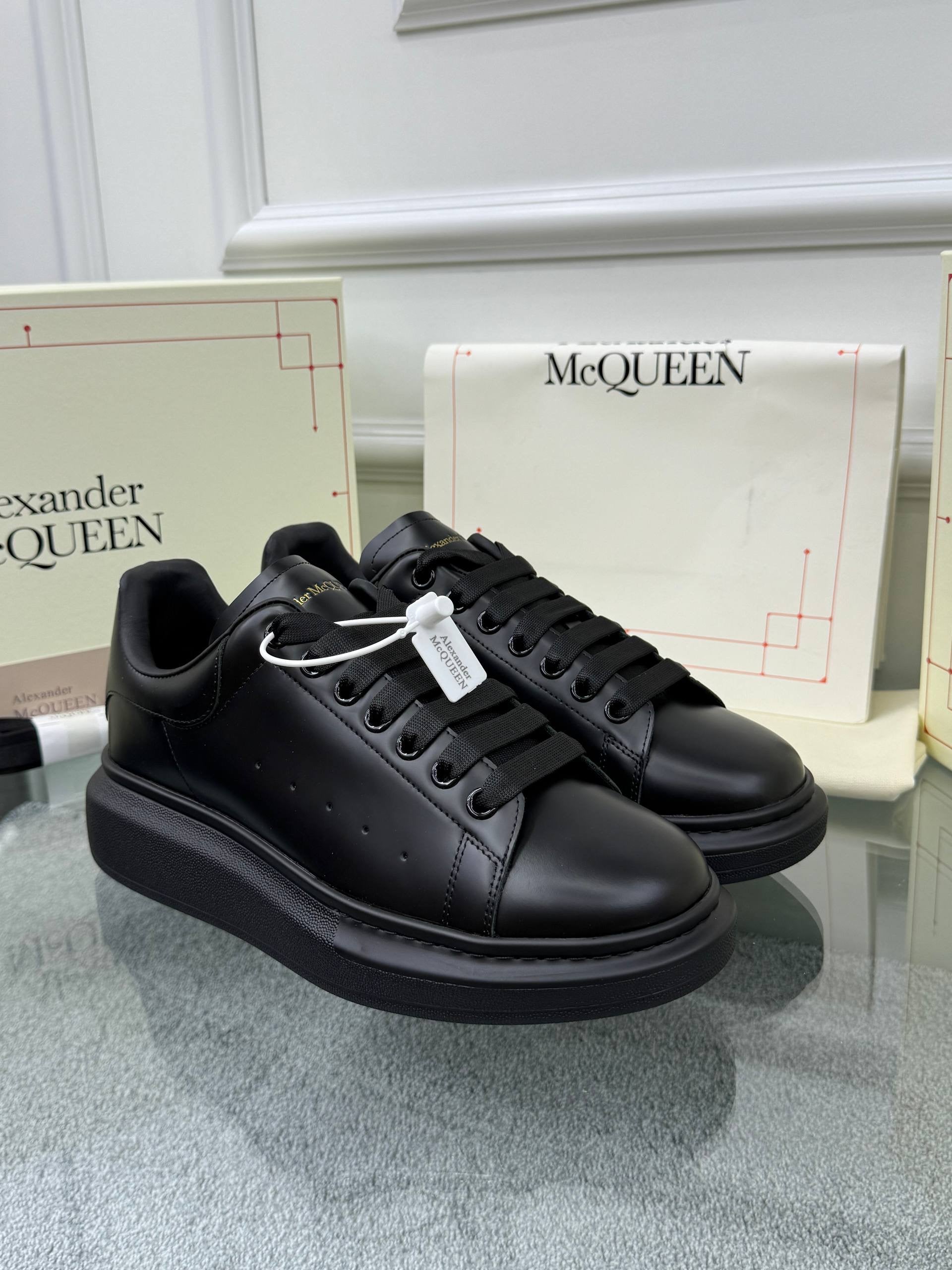 Alexander Mcqueen