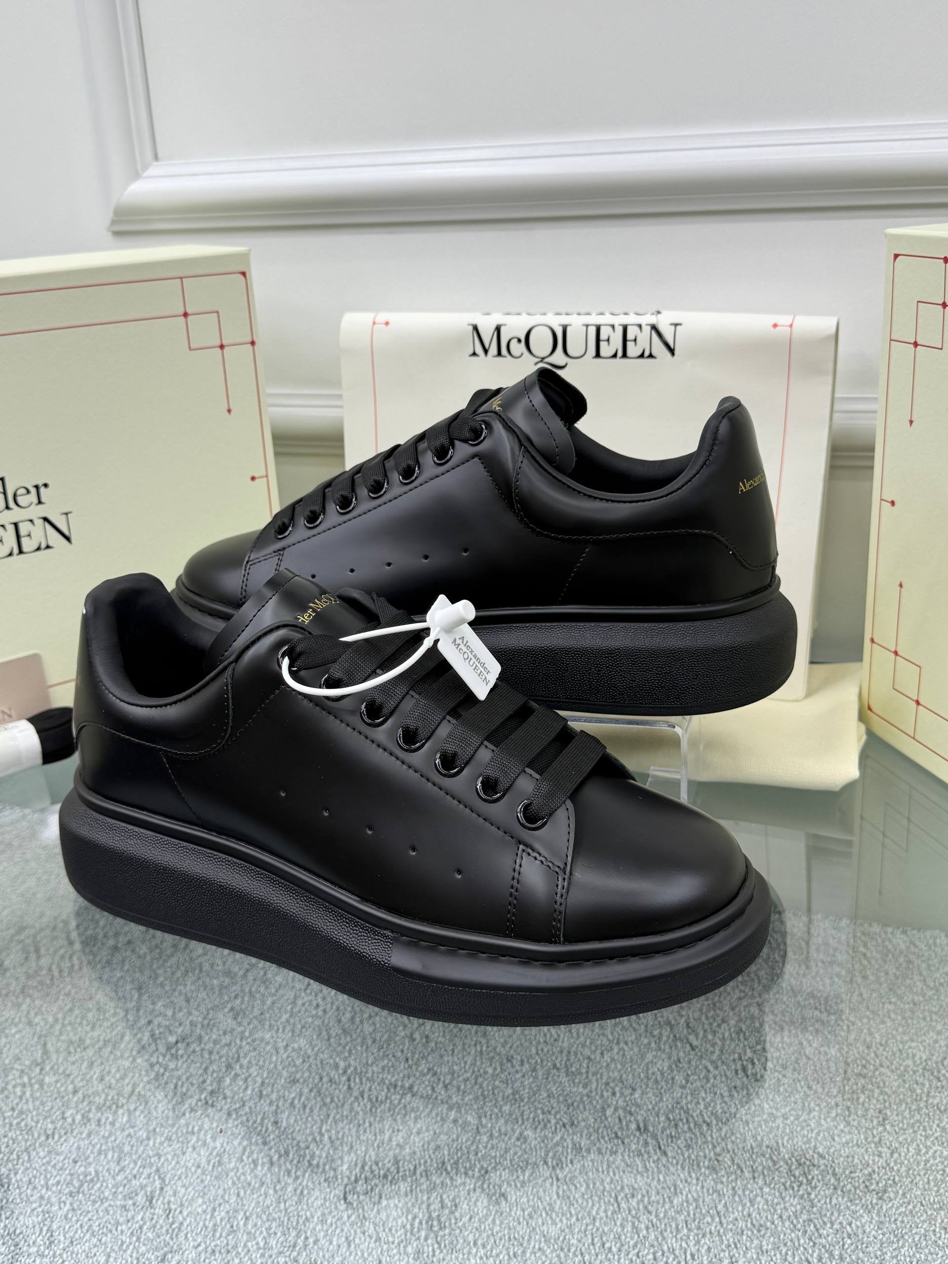 Alexander Mcqueen