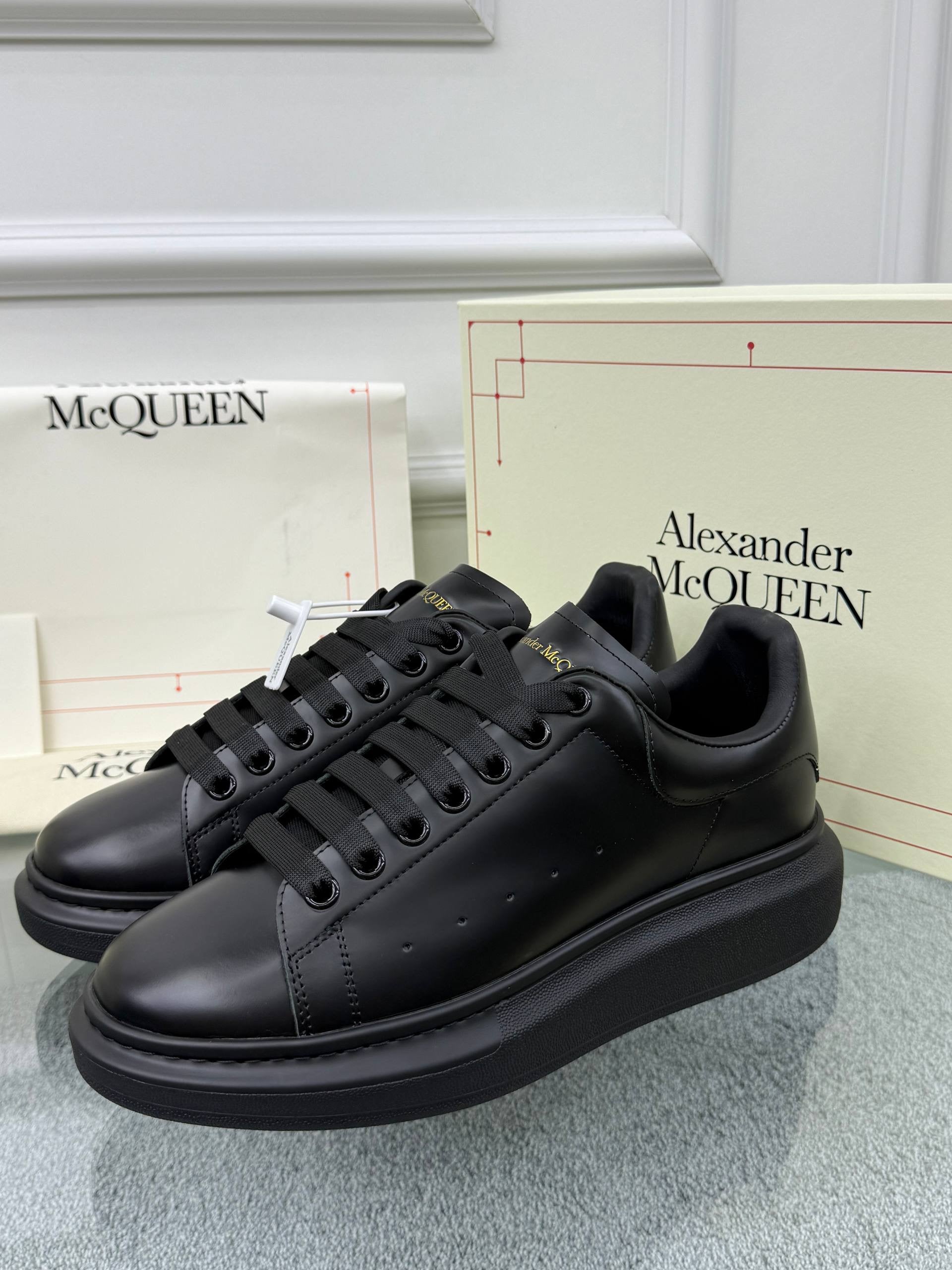 Alexander Mcqueen