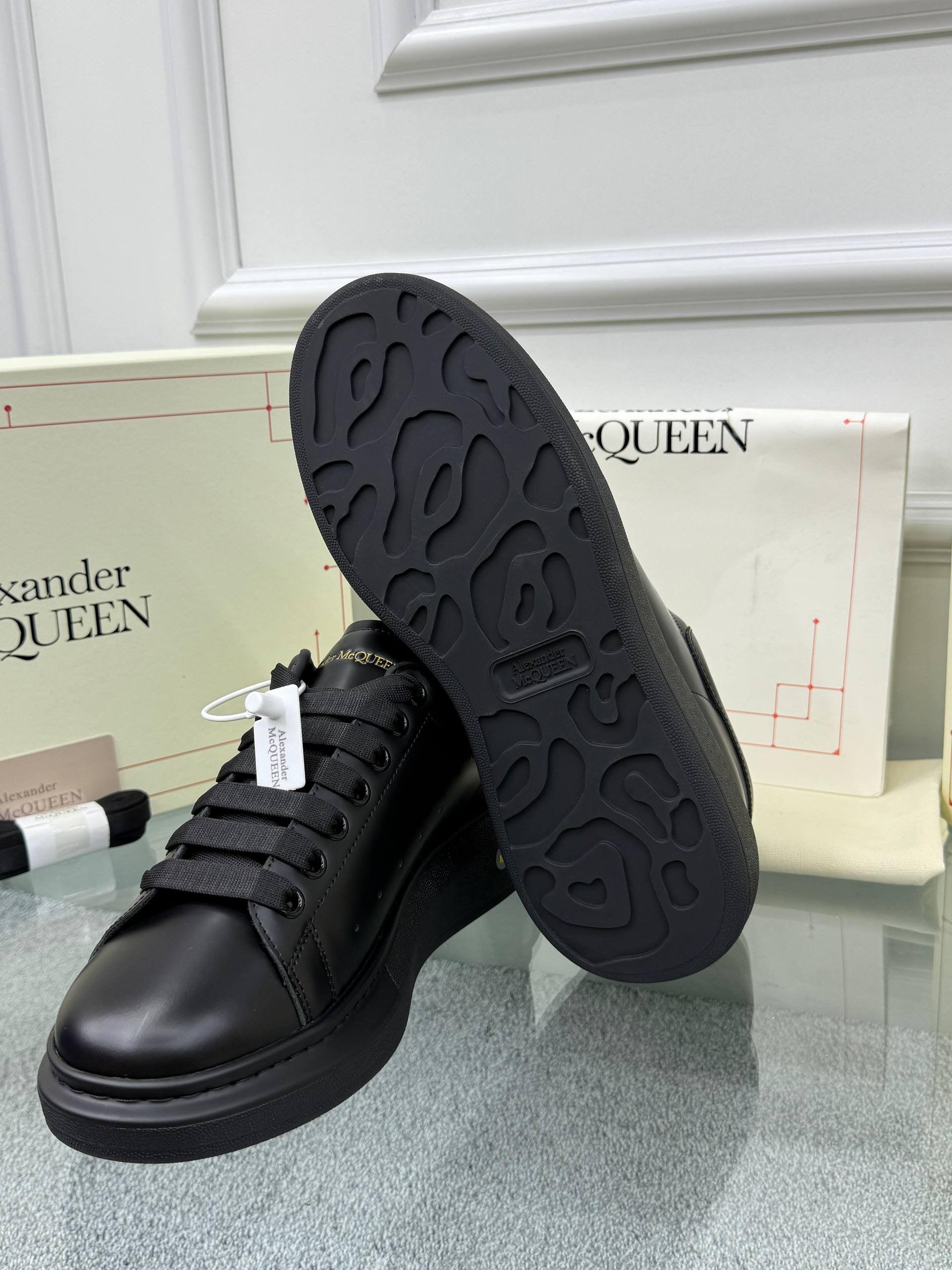 Alexander Mcqueen