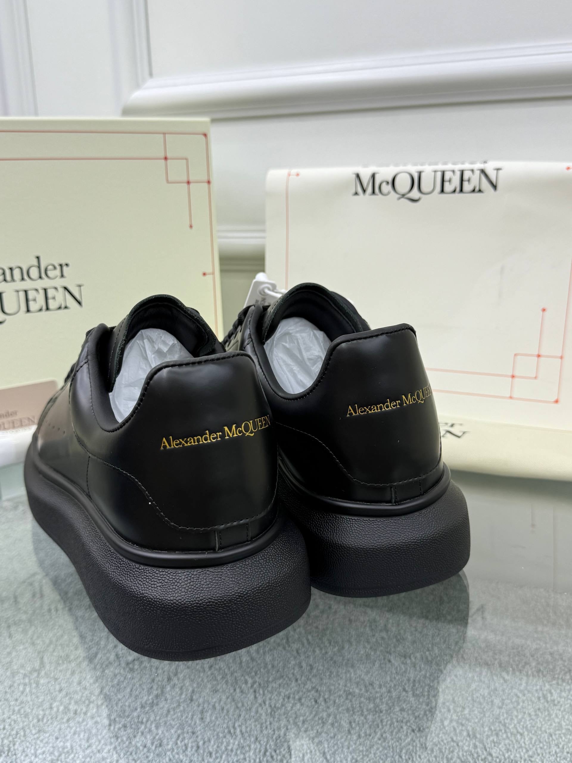 Alexander Mcqueen