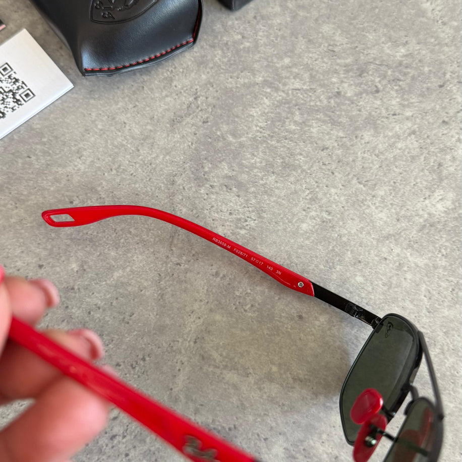 „Мъжки“ слънчеви очила Rayban x Ferrari